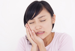 顎関節症は、「癖」をなおすことで7割以上の方が治るかもしれません。